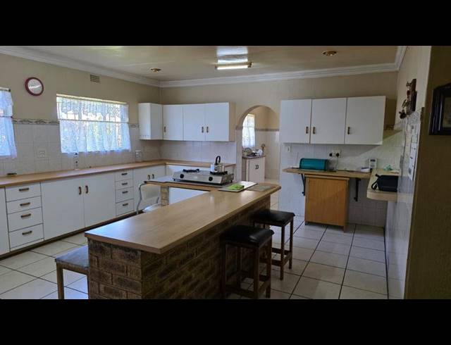 4 BEDROOM HOUSE FOR SALE IN STRUBENSVALLEI